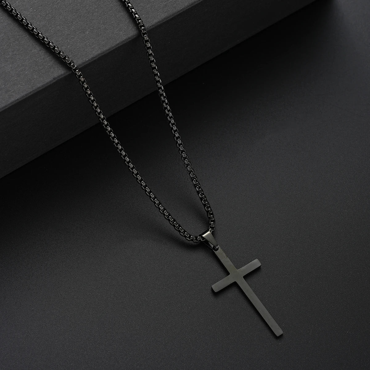 3 JOYAS Y ACCESORIOS HOMBRE