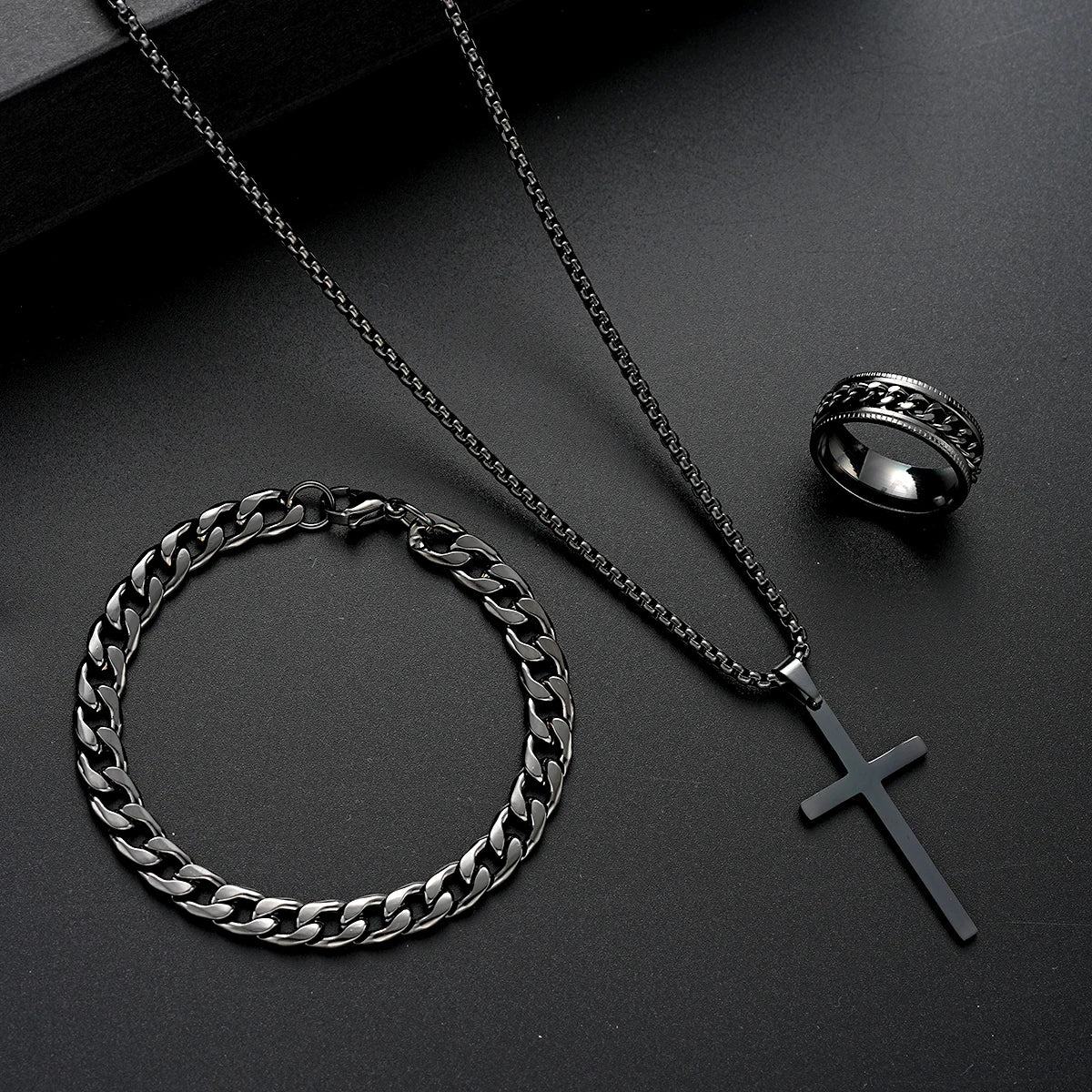 3 JOYAS Y ACCESORIOS HOMBRE